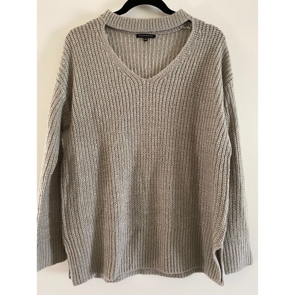 Grey v cutout sweater - Picture 1 of 3